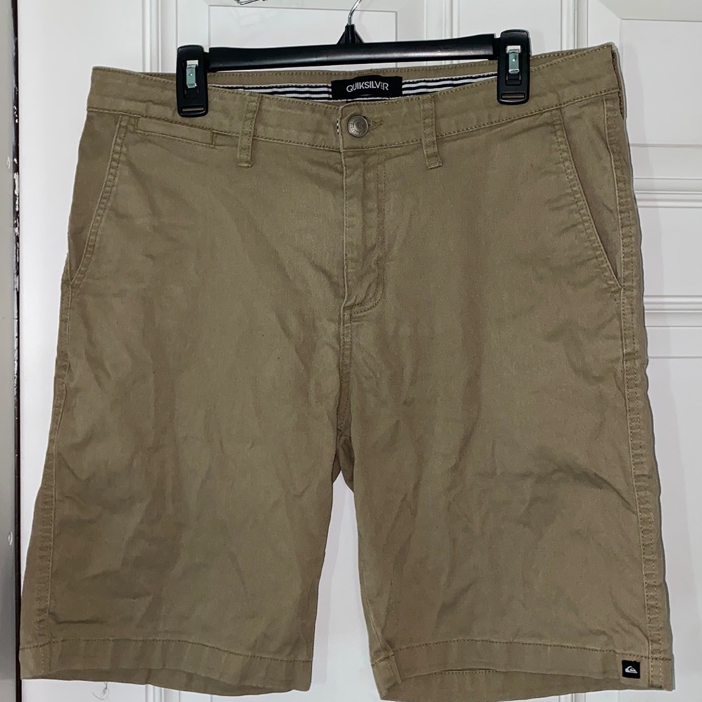 MEN’S QUICKSILVER KHAKI SHORTS